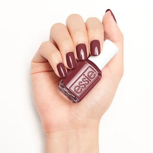 essie-enamel-angora-cardi-hand-1-530