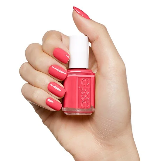 essie-enamel-peach-daiquiri-on-hand-1