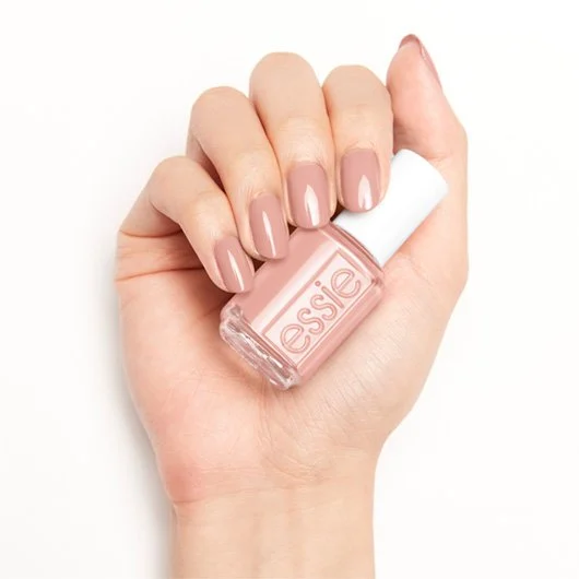 essie-enamel-topless-and-barefoot-hand-1-530