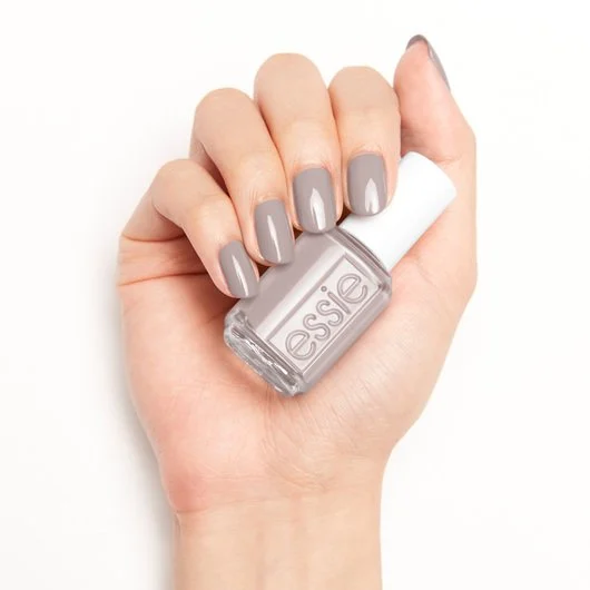 essie-enamel-without-a-stitch-hand-1-530